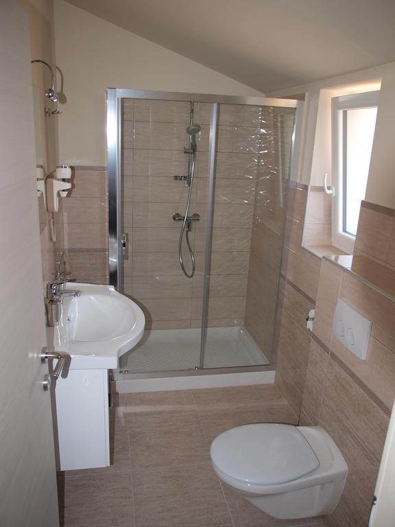 Guesthouse Olei Malinska Ngoại thất bức ảnh